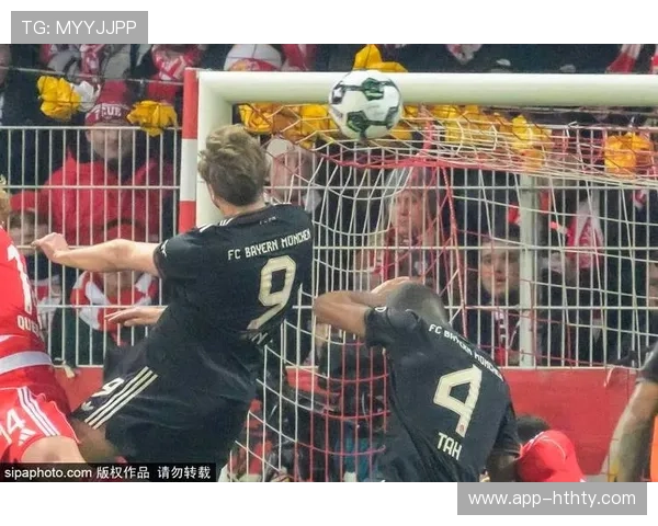 拜仁4分钟闪电破门，迪亚斯传中造对手乌龙